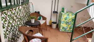 Kép Habitación matrimonial en un bajo baño compartido Areas compartidas szállásáról Abadesben a galériában