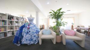 un vestido en un maniquí en una habitación en Hotel Satsukien - Vacation STAY 75955v en Kanoya