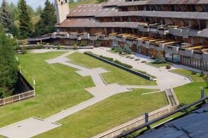 an aerial view of a building with a large courtyard at Ciel Bleu - Cir 0122 in Pila