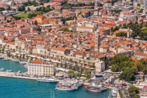 Imagen de la galería de DELUX Penthouse F. with view on beach in the Split, en Split