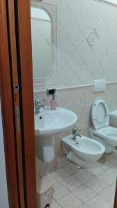 Vonios kambarys apgyvendinimo įstaigoje La Casa di Elisa