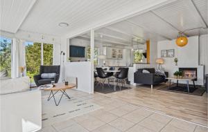 TV a/nebo společenská místnost v ubytování Holiday Home Kringsvej