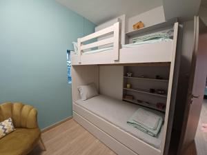 Katil atau katil-katil dalam bilik di ZEN Neapoli Penthouse Suite Maisonette