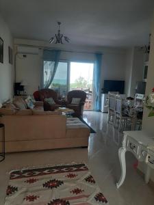 Χώρος καθιστικού στο Seaview Haven - Golem, Albania +11 φωτογραφίες