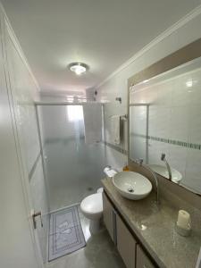 Koupelna v ubytování Apartamento próximo de dois shoppings, shopping Curitiba e shopping Estação! + 7 fotografií