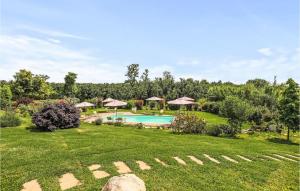 The swimming pool at or close to Ciliegio