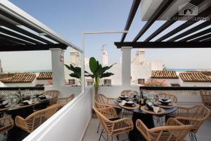 Część wypoczynkowa w obiekcie Scandinavian style apartment with sea views in a beachfront urbanisation in Calahonda 15 minutes from center of Marbella!