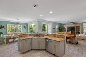 Kuchyň nebo kuchyňský kout v ubytování Emerald Seas