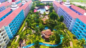 Bazén v ubytování Lotus Desaru Beach Resort & Spa nebo v jeho okolí