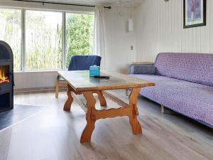 Posezení v ubytování Holiday home Karrebæksminde LIV