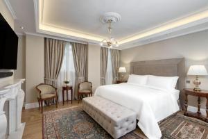 Postel nebo postele na pokoji v ubytování King George, a Luxury Collection Hotel, Athens + 37 fotografií