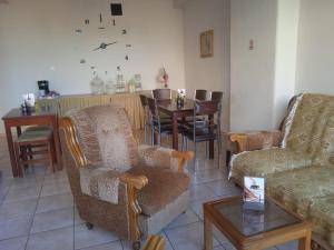Posedenie v ubytovaní Thiamis Guesthouse