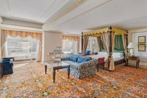 Postel nebo postele na pokoji v ubytování Dar Al Tawhid Intercontinental Makkah by IHG