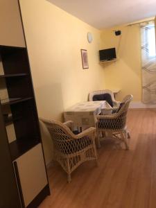 Et tv og/eller underholdning på Studio Apartman Oaza