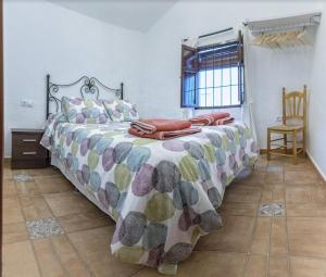 Ένα ή περισσότερα κρεβάτια σε δωμάτιο στο Charming Villa in Mondrón with Private Pool +70 φωτογραφίες