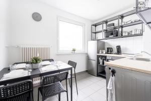 Küche/Küchenzeile in der Unterkunft Monteursuite in Düren - bei Köln & Aachen