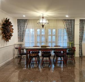 Imagine din galeria proprietății Chiangmai Singharat Road Villa în Chiang Mai