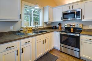 Gallery image of Pet-Friendly Kalkaska Cottage on Lake Crawford! in Kalkaska