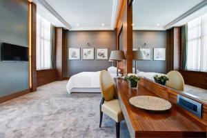 TV a/nebo společenská místnost v ubytování Sheraton Grand Samsun Hotel