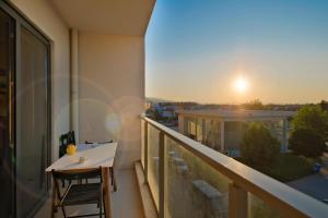 Balkón nebo terasa v ubytování NewInn Hotel Apartments - Cadde 54 Mall