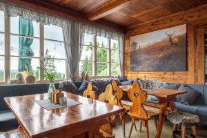 Khu vực ghế ngồi tại Lysečinská bouda