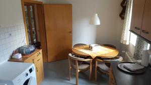 Kuchyň nebo kuchyňský kout v ubytování Ferienwohnung Mueller_ 15121