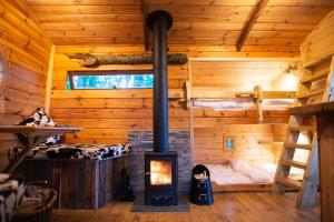 Fotografie z fotogalerie ubytování Burtree Country House, Tipi's, Treehouse & Lodge & house rooms with hot tubs in a private garden v destinaci Thirsk