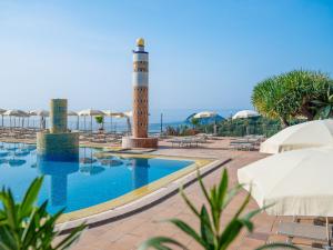 Bazén v ubytování Hotel Olimpo le Terrazze nebo v jeho okolí