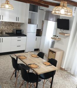 Kuchyň nebo kuchyňský kout v ubytování Casa de la Hoz