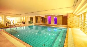 Bazén v ubytování Hotel Ambasciatori nebo v jeho okolí