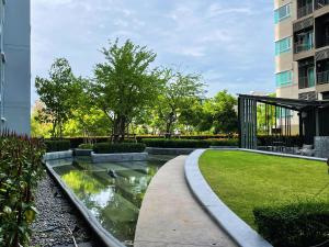 Taman di luar 芭提雅Fnb Central 无边泳池