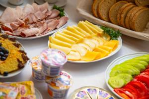 Jedlo v ubytovaní bed & breakfast alebo blízkom okolí