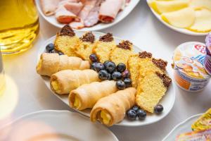 Jedlo v ubytovaní bed & breakfast alebo blízkom okolí