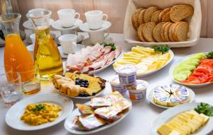 Jedlo v ubytovaní bed & breakfast alebo blízkom okolí