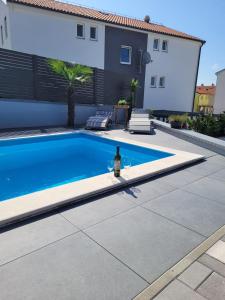 Der Swimmingpool an oder in der Nähe von Apartment Lo&Ti