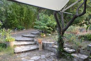 Κήπος έξω από το Vacances en famille aux Gabions +2 φωτογραφίες