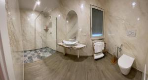 A bathroom at Masseria Paglieroni