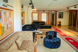 Część wypoczynkowa w obiekcie Hôtel Belle Vue et Spa