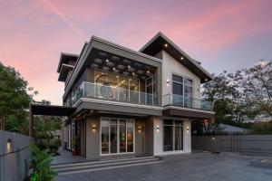 Το κτήριο όπου στεγάζεται  η βίλα