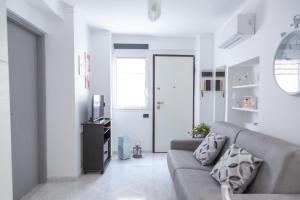 Χώρος καθιστικού στο Casa Liri Sanremo -centrale, moderna, 5min spiaggia, Ariston-