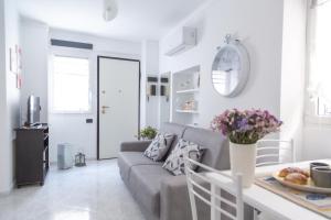 Χώρος καθιστικού στο Casa Liri Sanremo -centrale, moderna, 5min spiaggia, Ariston-