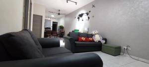 Posezení v ubytování S99 HOMESTAY KUDAT