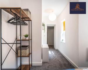 Fotografie z fotogalerie ubytování Swan House Stunning 1 bed Apartment By ALL ELITE STAYS - near Liverpool city centre - Sleeps 4 - Free Parking v destinaci Liverpool