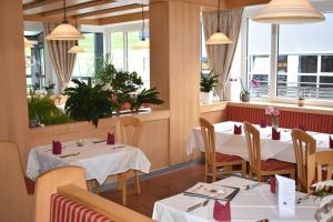 Un restaurante u otro lugar para comer en Hotel Kleißl