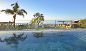 Hotel Ocean House Costa del Sol, Affiliated by Meliá内部或周边的泳池