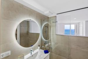 A bathroom at MEDANO4YOU Charly Blau