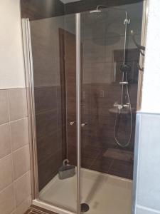 A bathroom at Haus Huber