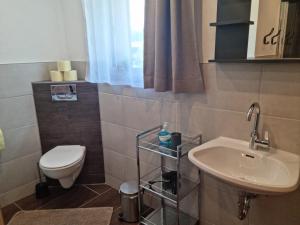A bathroom at Haus Huber