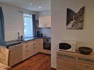 A kitchen or kitchenette at Haus Huber