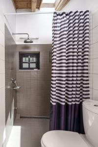 Koupelna v ubytování Malsova Maisonette + 37 fotografií
